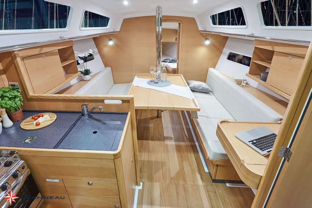 Jeanneau-Sun-Odyssey-319-I1-Copy-1024x683